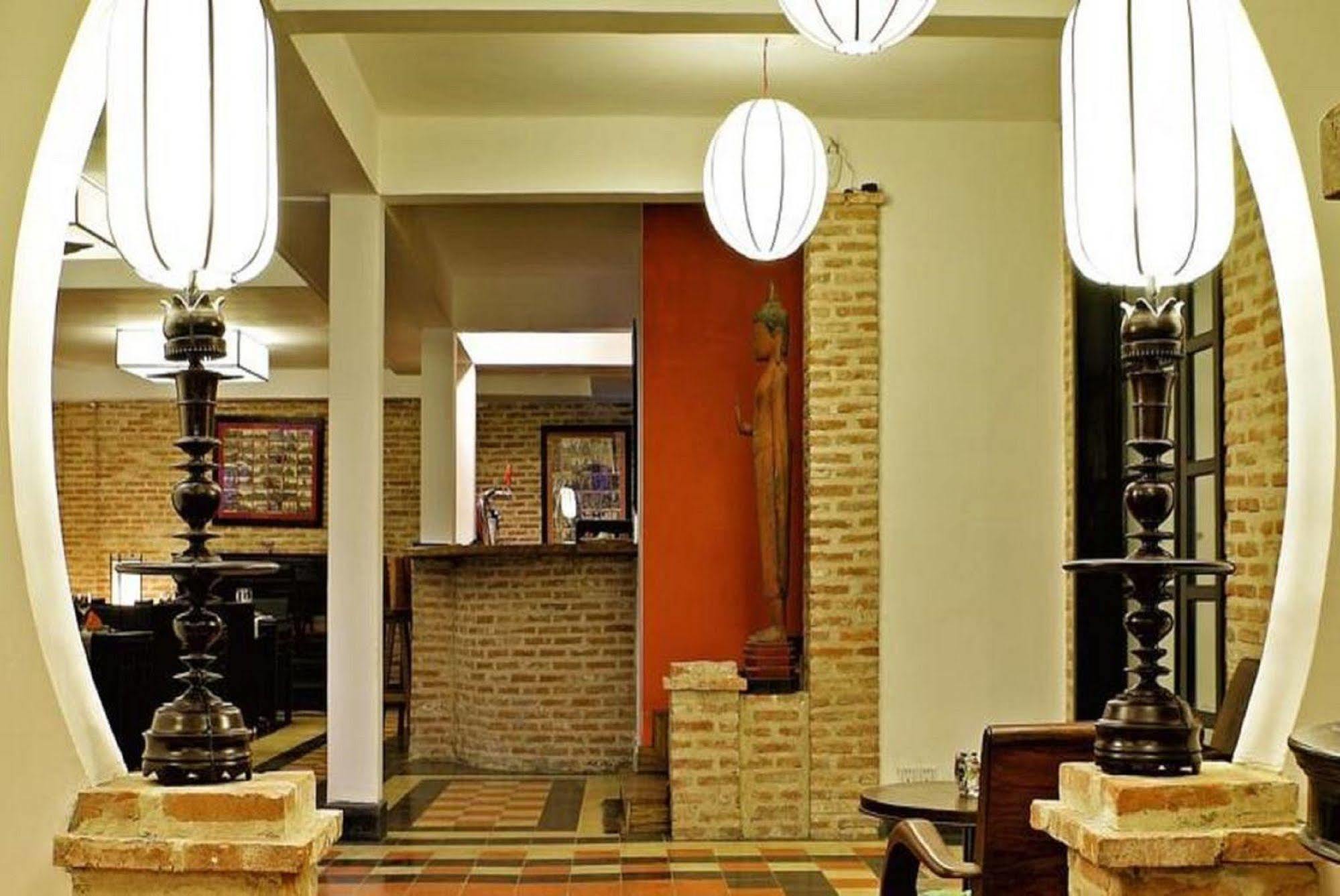 Villa Silk Road Hotel Phnom Penh Bagian luar foto