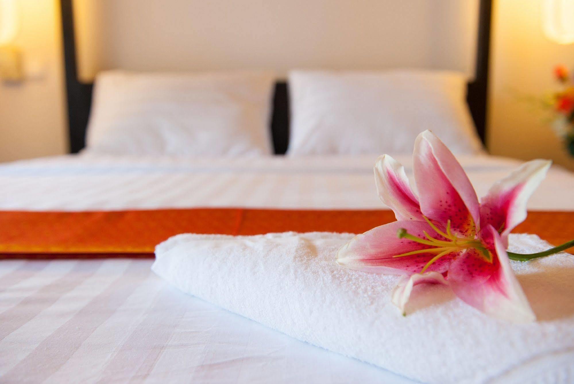 Villa Silk Road Hotel Phnom Penh Bagian luar foto